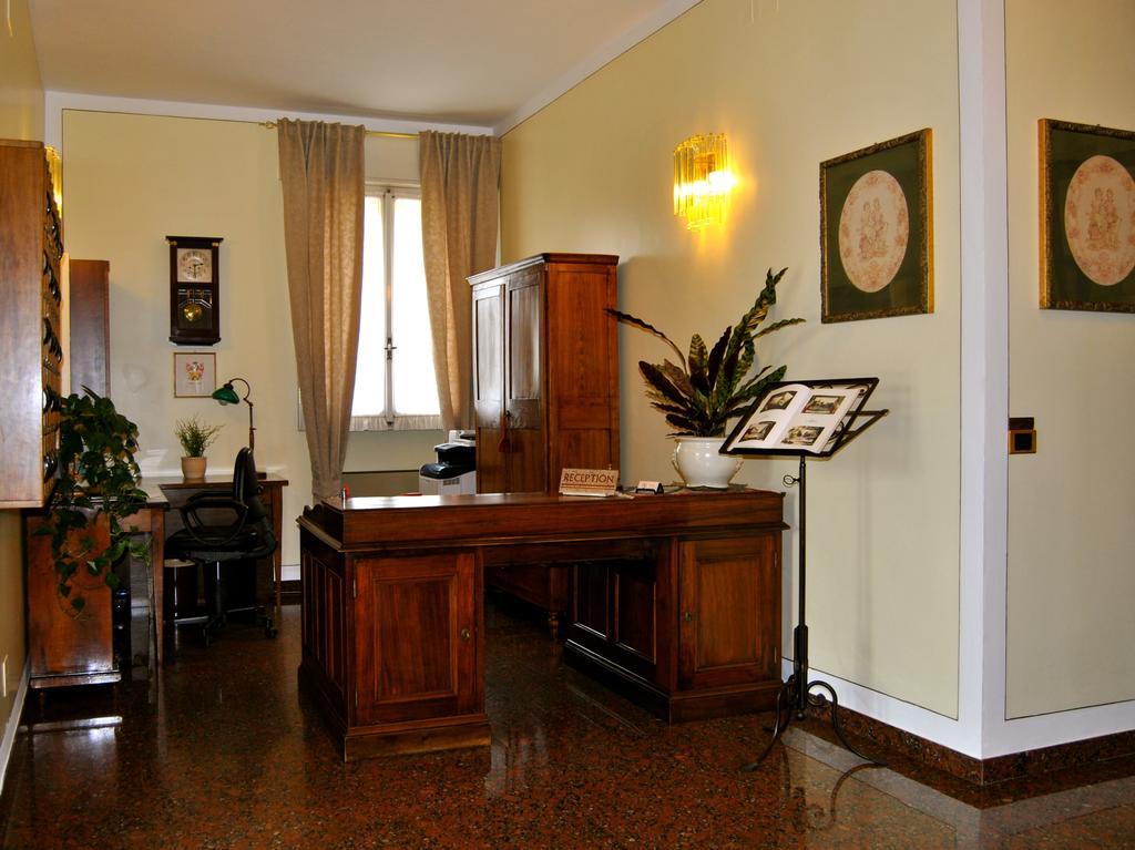 Hotel Aquila คาสเตลฟรานโก เอมิเลีย ภายนอก รูปภาพ