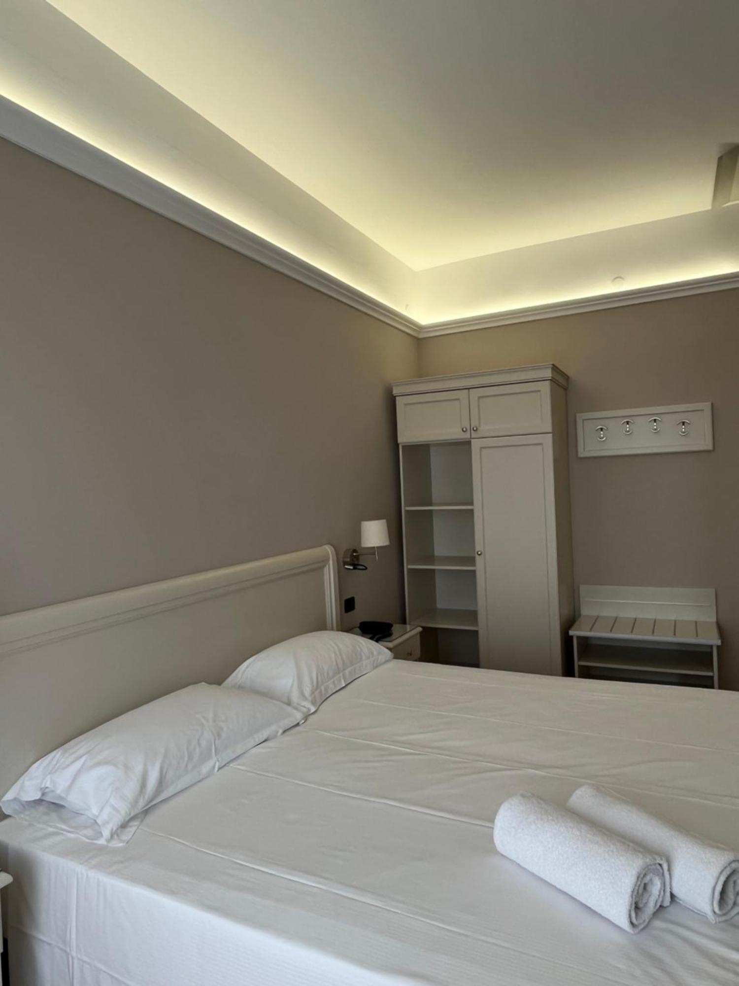 Hotel Aquila คาสเตลฟรานโก เอมิเลีย ภายนอก รูปภาพ