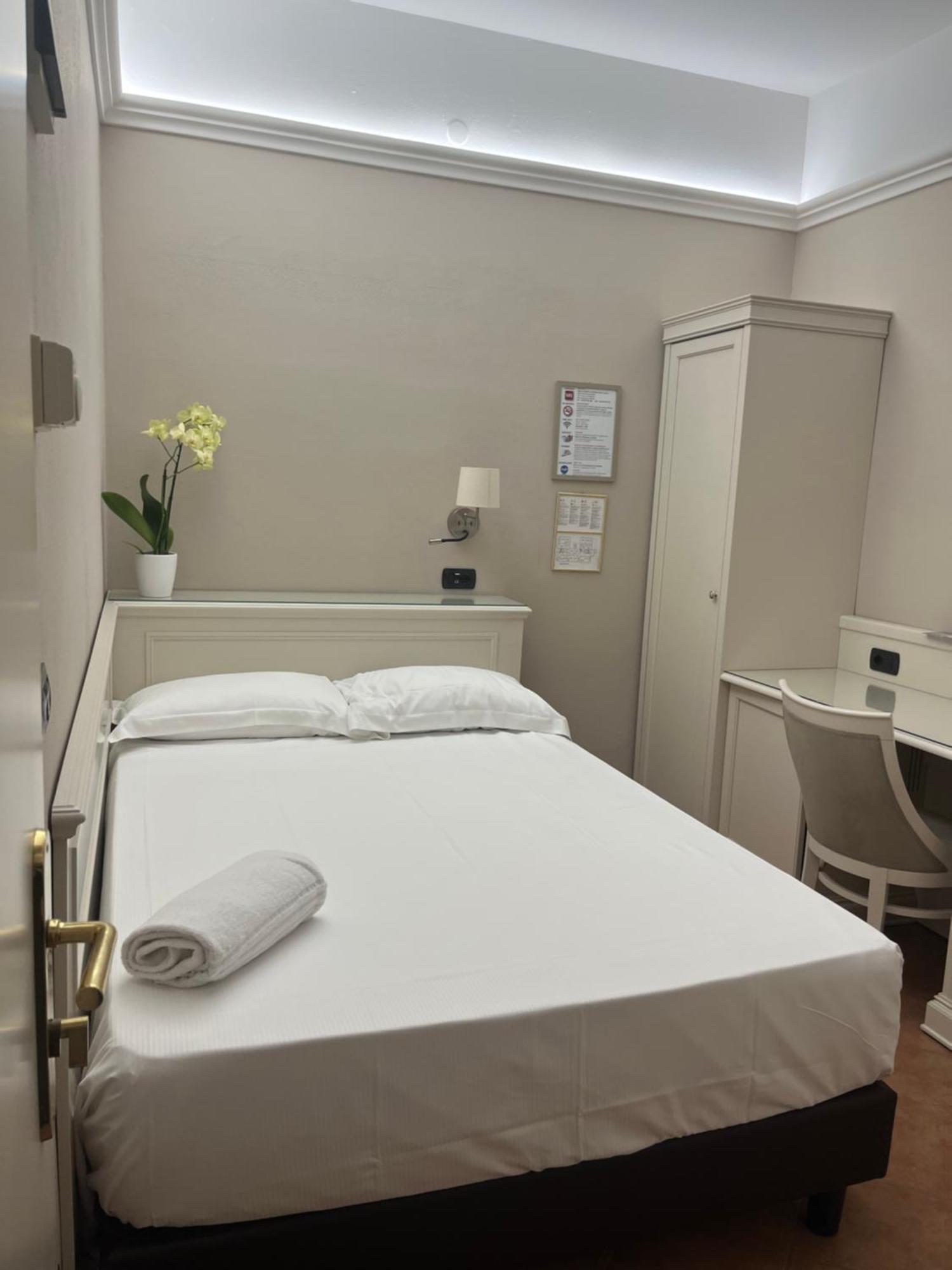 Hotel Aquila คาสเตลฟรานโก เอมิเลีย ภายนอก รูปภาพ