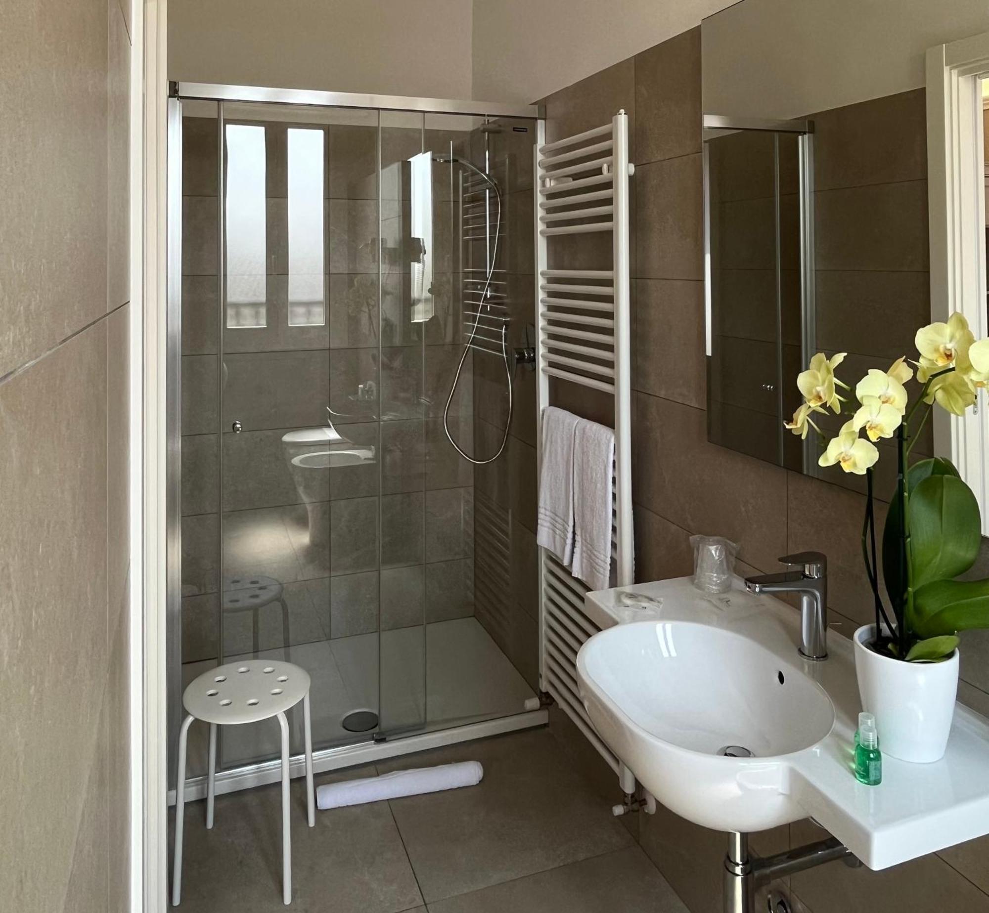 Hotel Aquila คาสเตลฟรานโก เอมิเลีย ภายนอก รูปภาพ