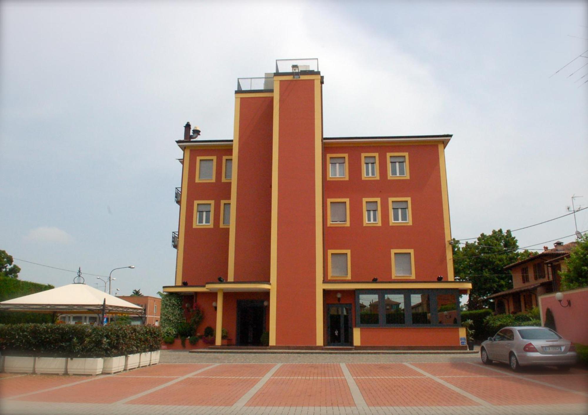 Hotel Aquila คาสเตลฟรานโก เอมิเลีย ภายนอก รูปภาพ
