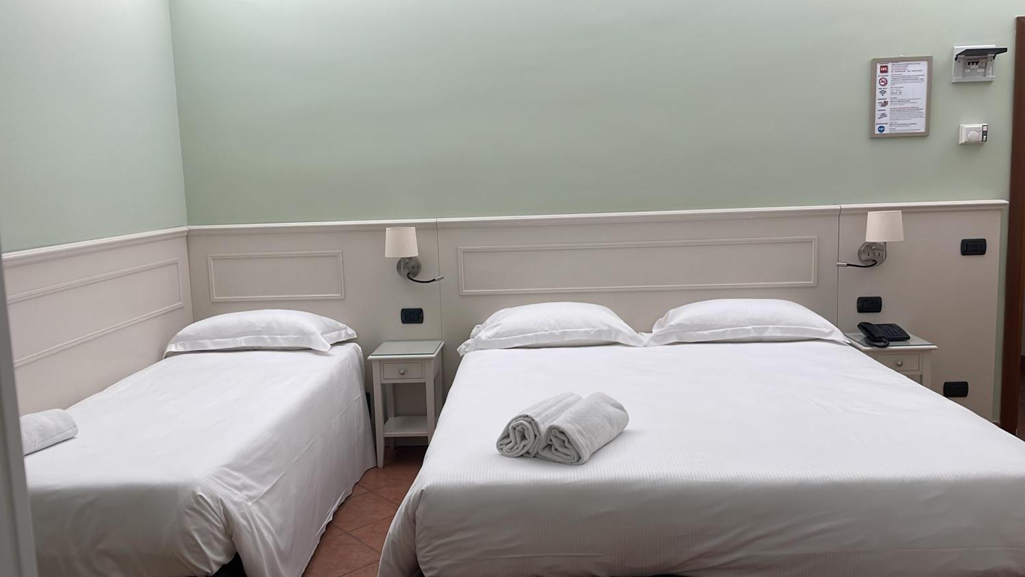 Hotel Aquila คาสเตลฟรานโก เอมิเลีย ภายนอก รูปภาพ