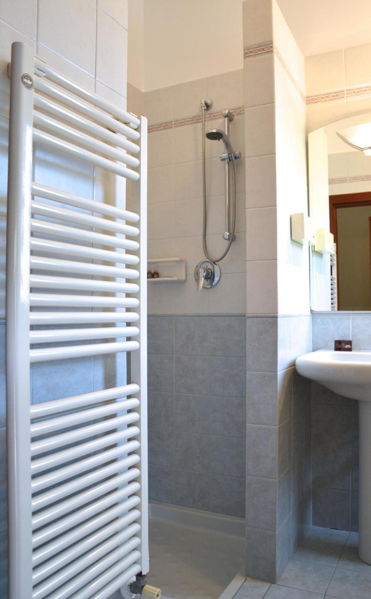 Hotel Aquila คาสเตลฟรานโก เอมิเลีย ห้อง รูปภาพ